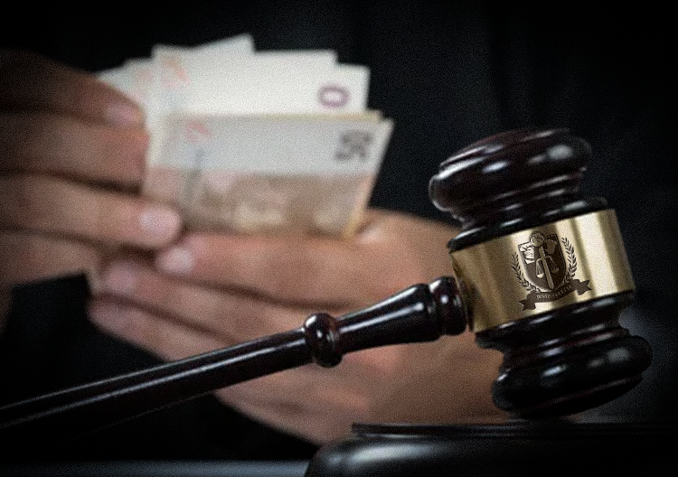 Juiz martelo dinheiro